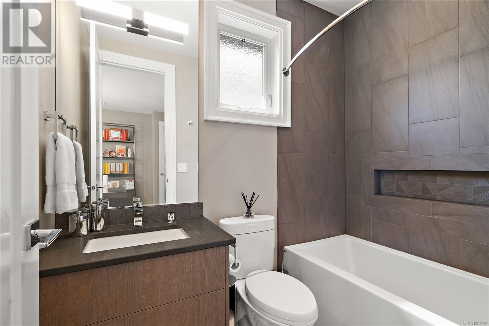 Photo 26 of 2685 Burdick Ave, Oak Bay BC