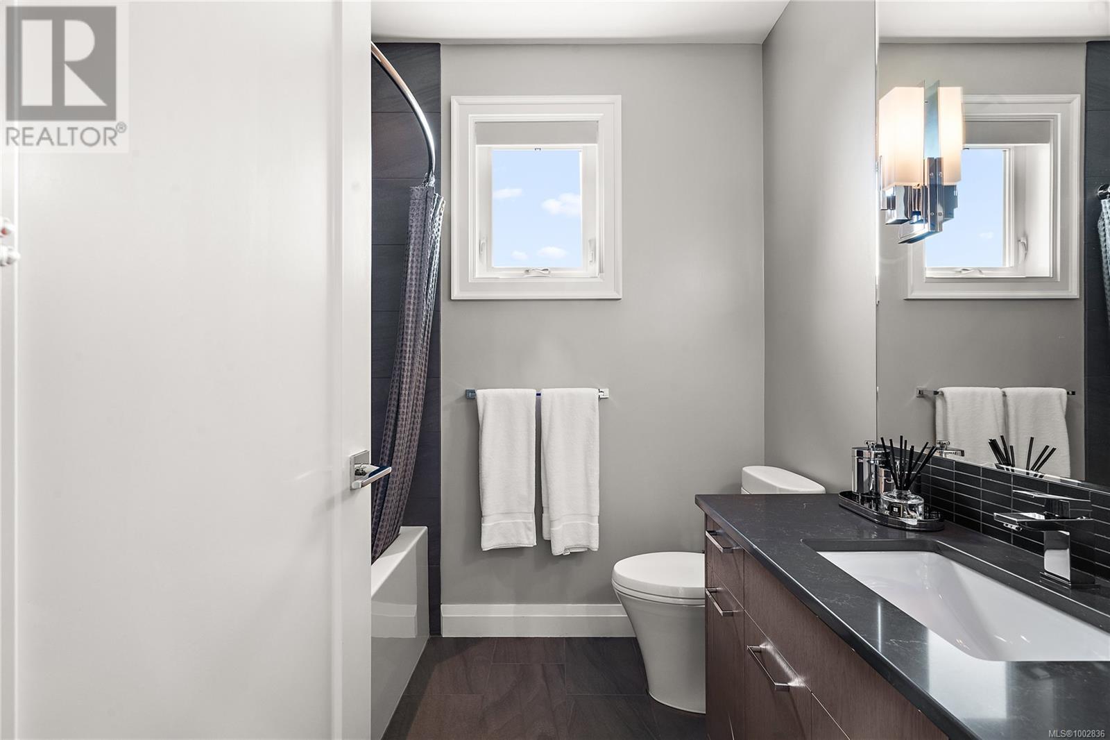 Photo 31 of 2685 Burdick Ave, Oak Bay BC