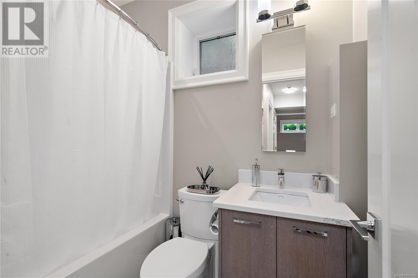 Photo 35 of 2685 Burdick Ave, Oak Bay BC