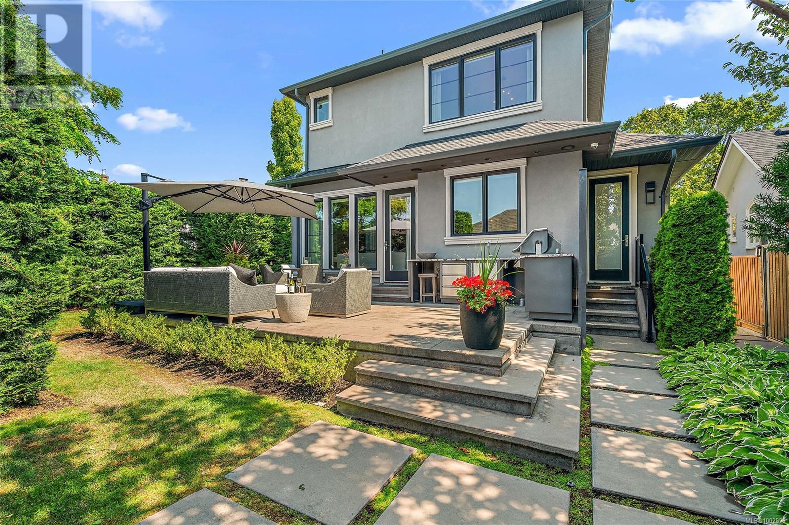Photo 36 of 2685 Burdick Ave, Oak Bay BC