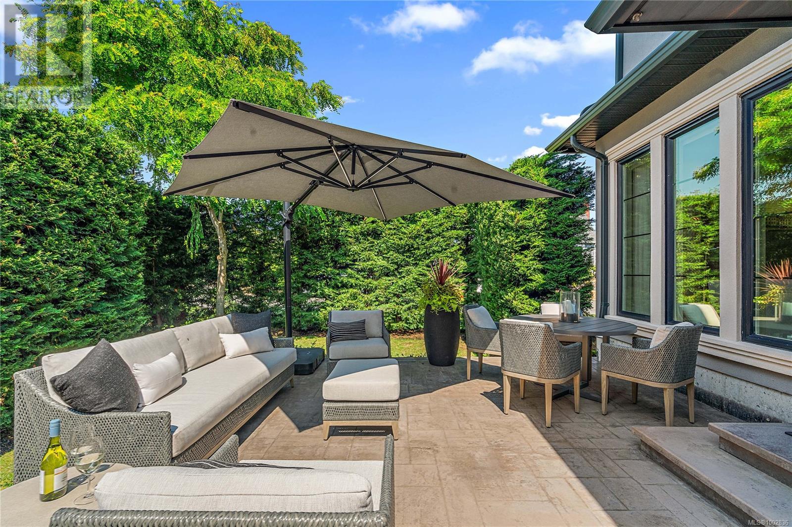 Photo 37 of 2685 Burdick Ave, Oak Bay BC