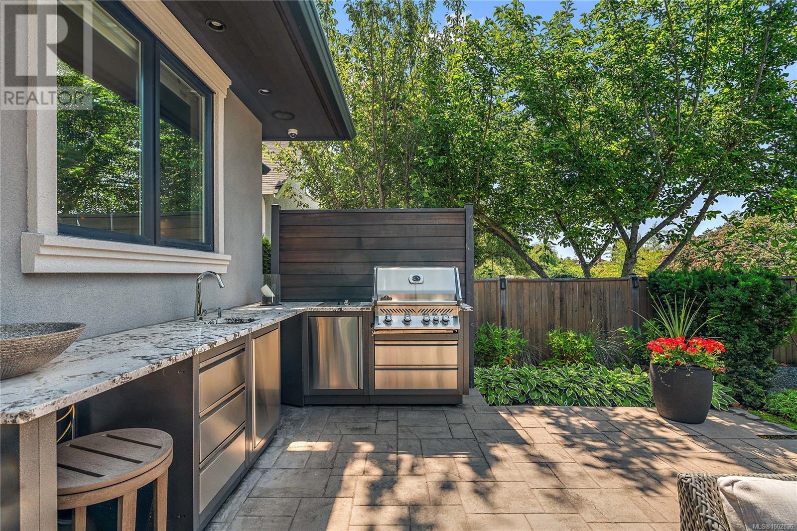 Photo 38 of 2685 Burdick Ave, Oak Bay BC