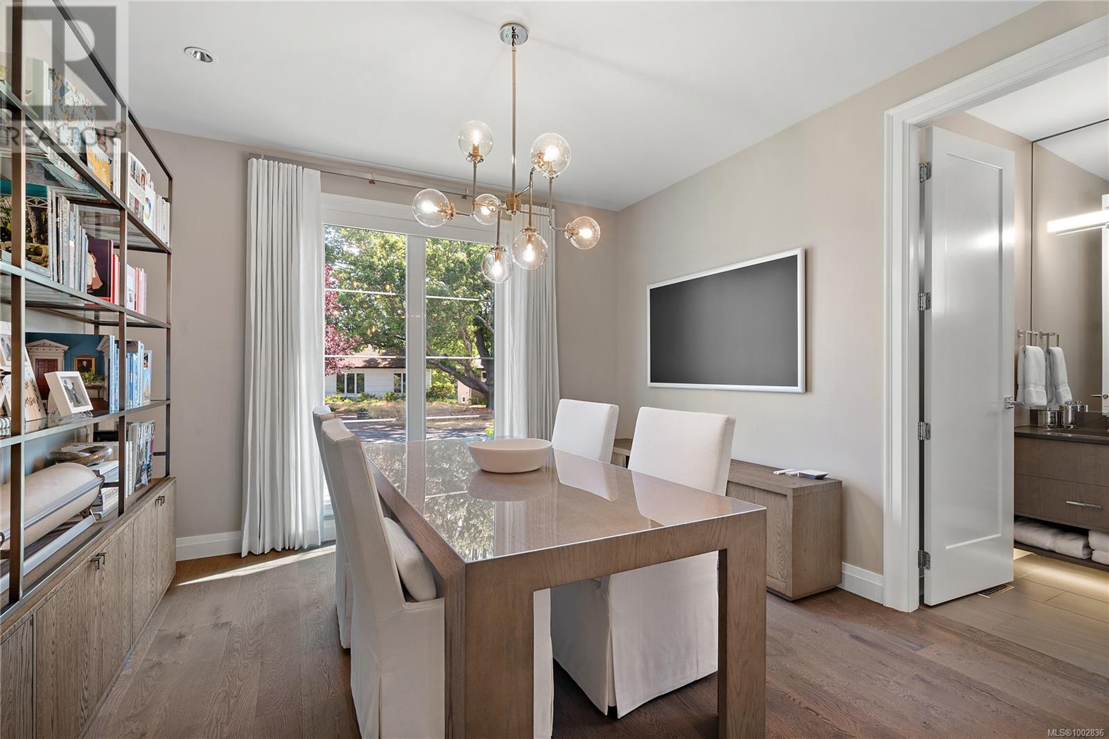 Photo 7 of 2685 Burdick Ave, Oak Bay BC
