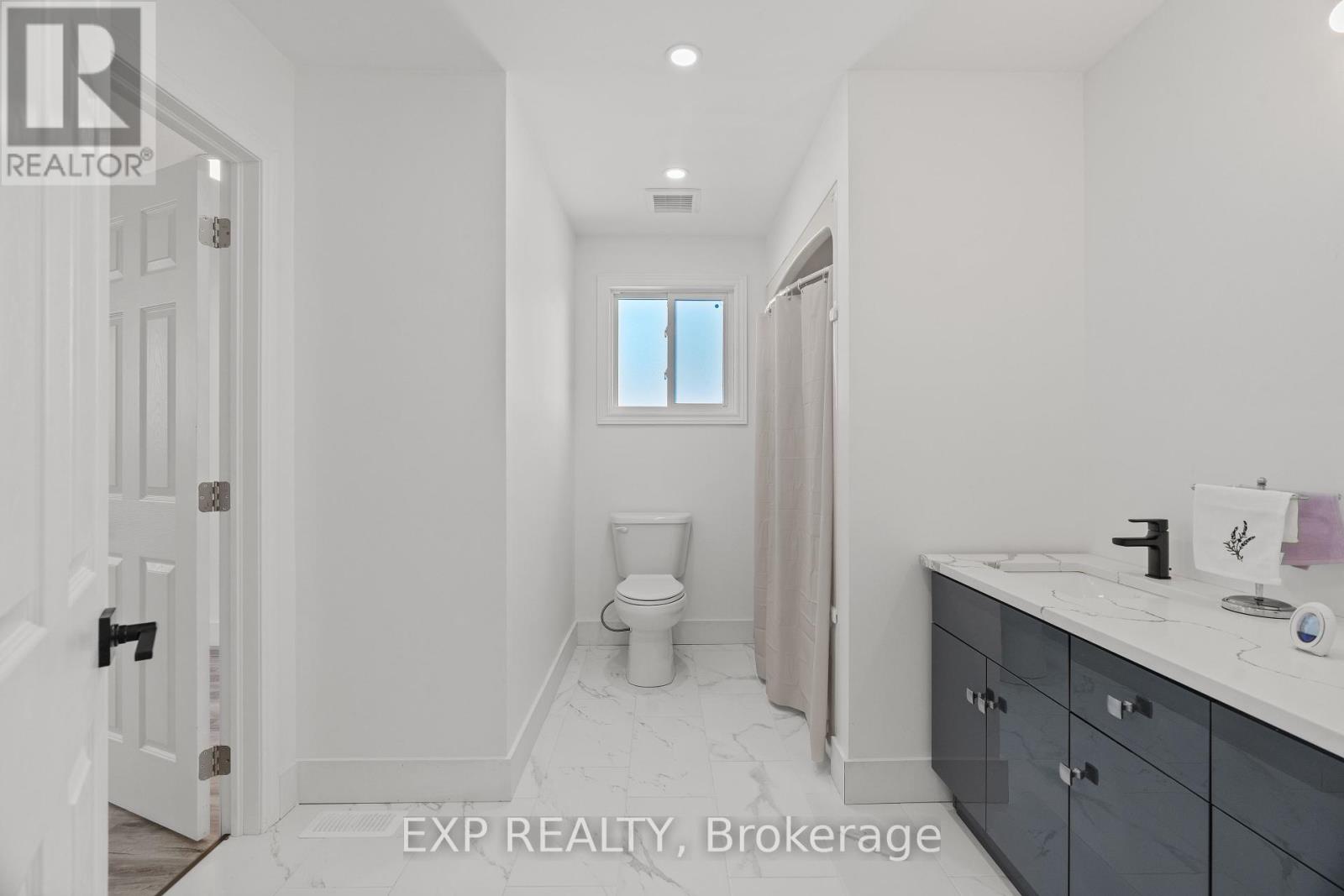 Single Family House for Sale in  WILLIAM E STREET North Middlesex (Parkhill) 