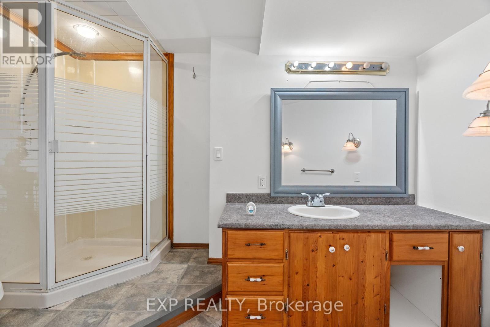 Single Family House for Sale in  WILLIAM E STREET North Middlesex (Parkhill) 