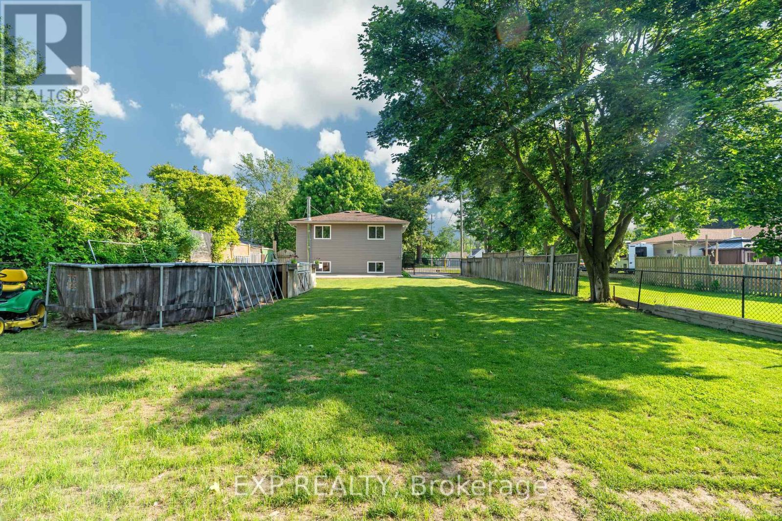 Single Family House for Sale in  WILLIAM E STREET North Middlesex (Parkhill) 