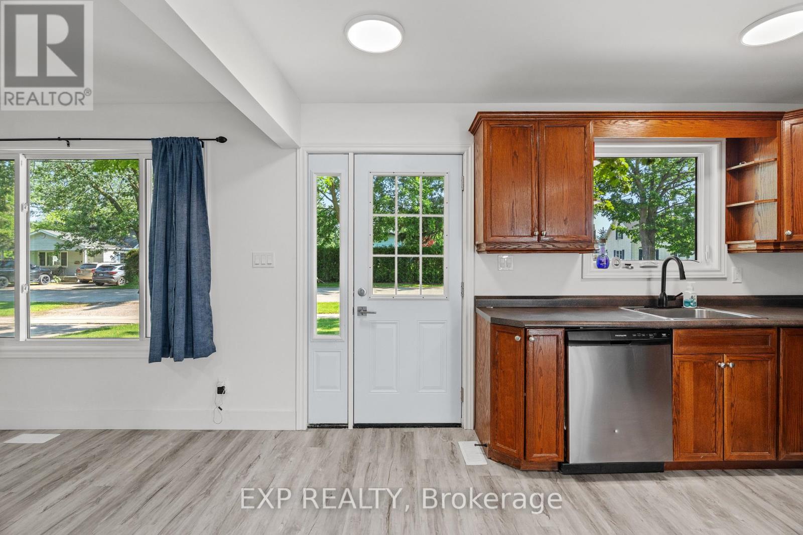 Single Family House for Sale in  WILLIAM E STREET North Middlesex (Parkhill) 