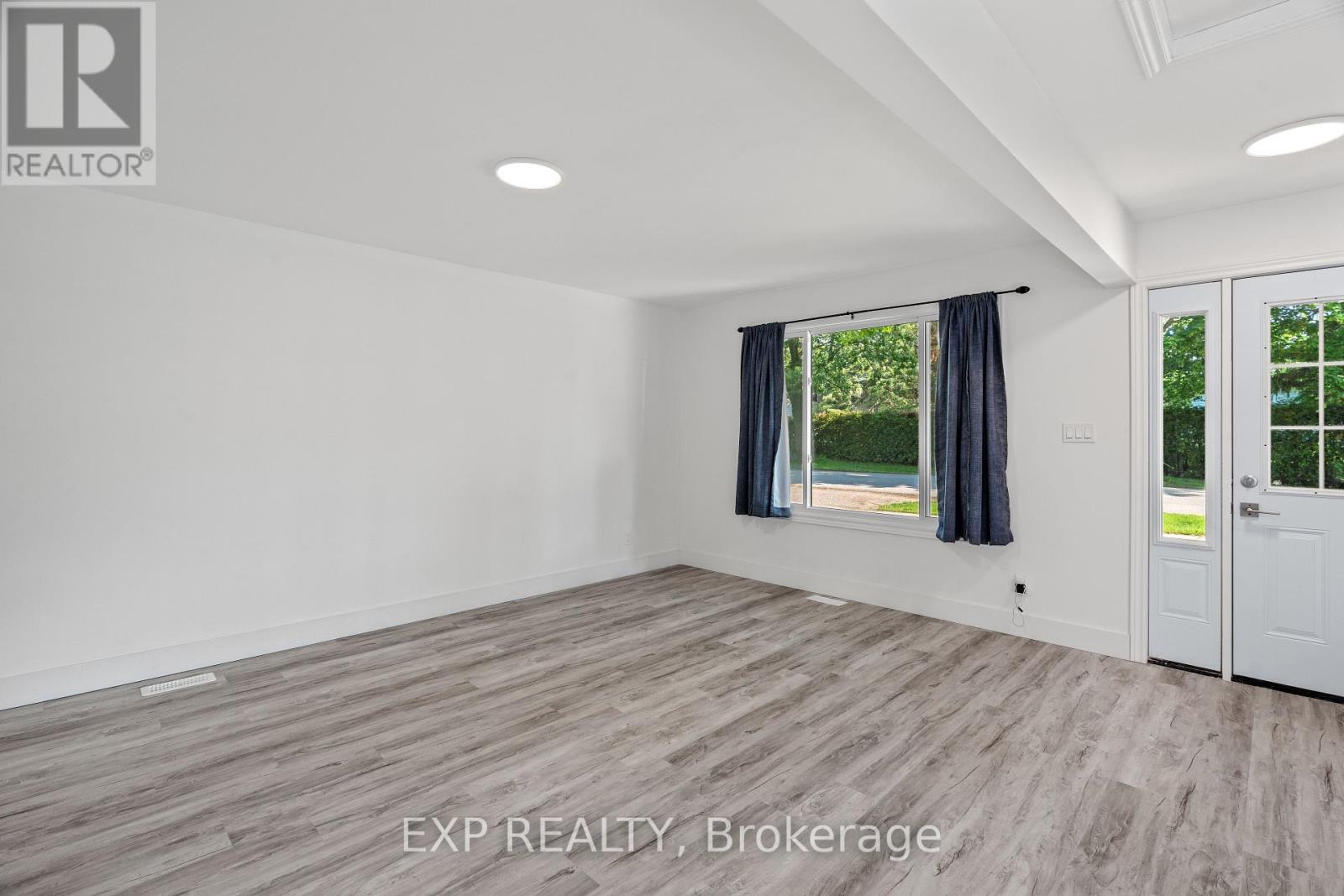 Single Family House for Sale in  WILLIAM E STREET North Middlesex (Parkhill) 