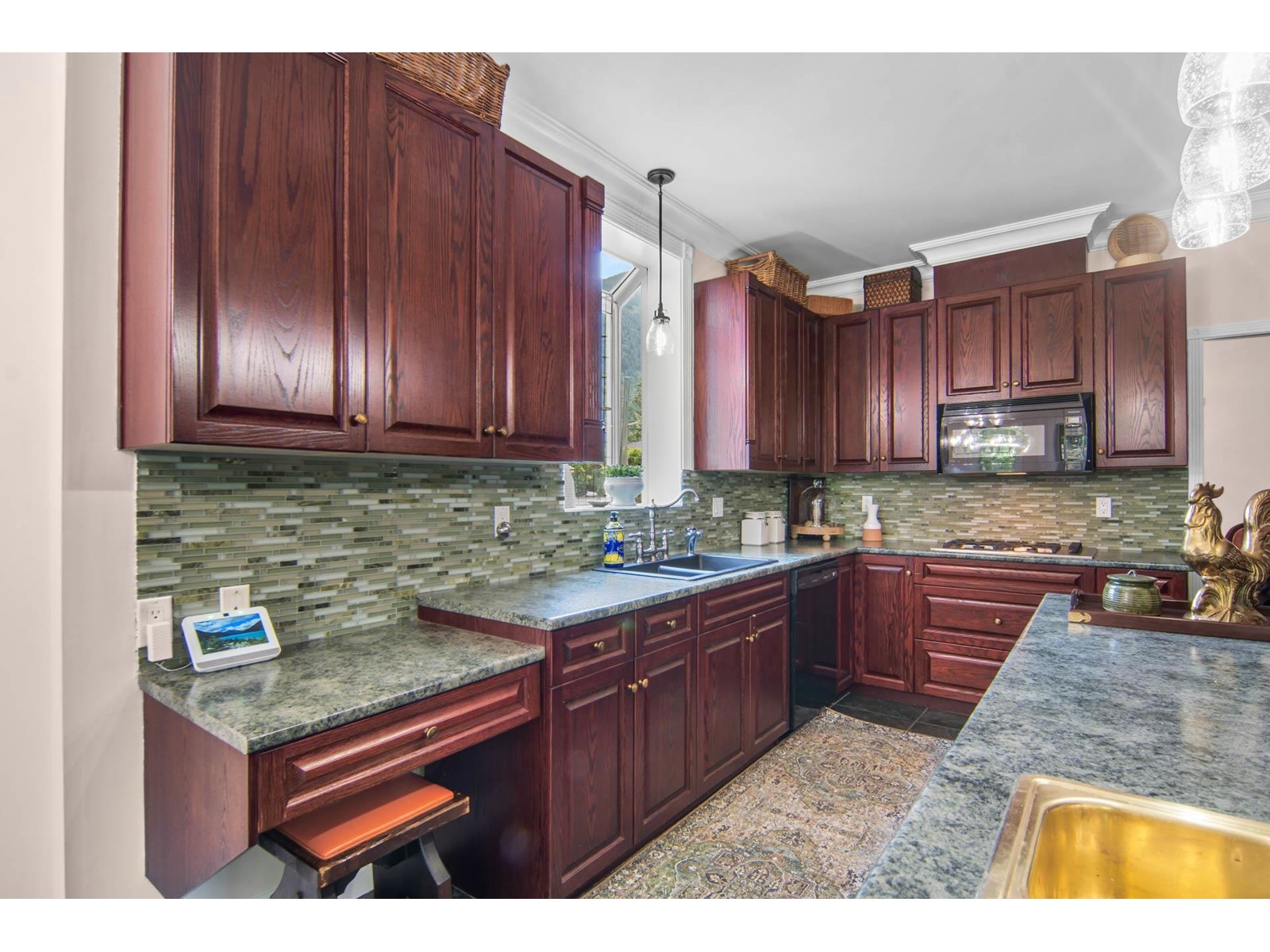 864 HOT SPRINGS ROAD, Harrison Hot Springs, Harrison Hot Springs