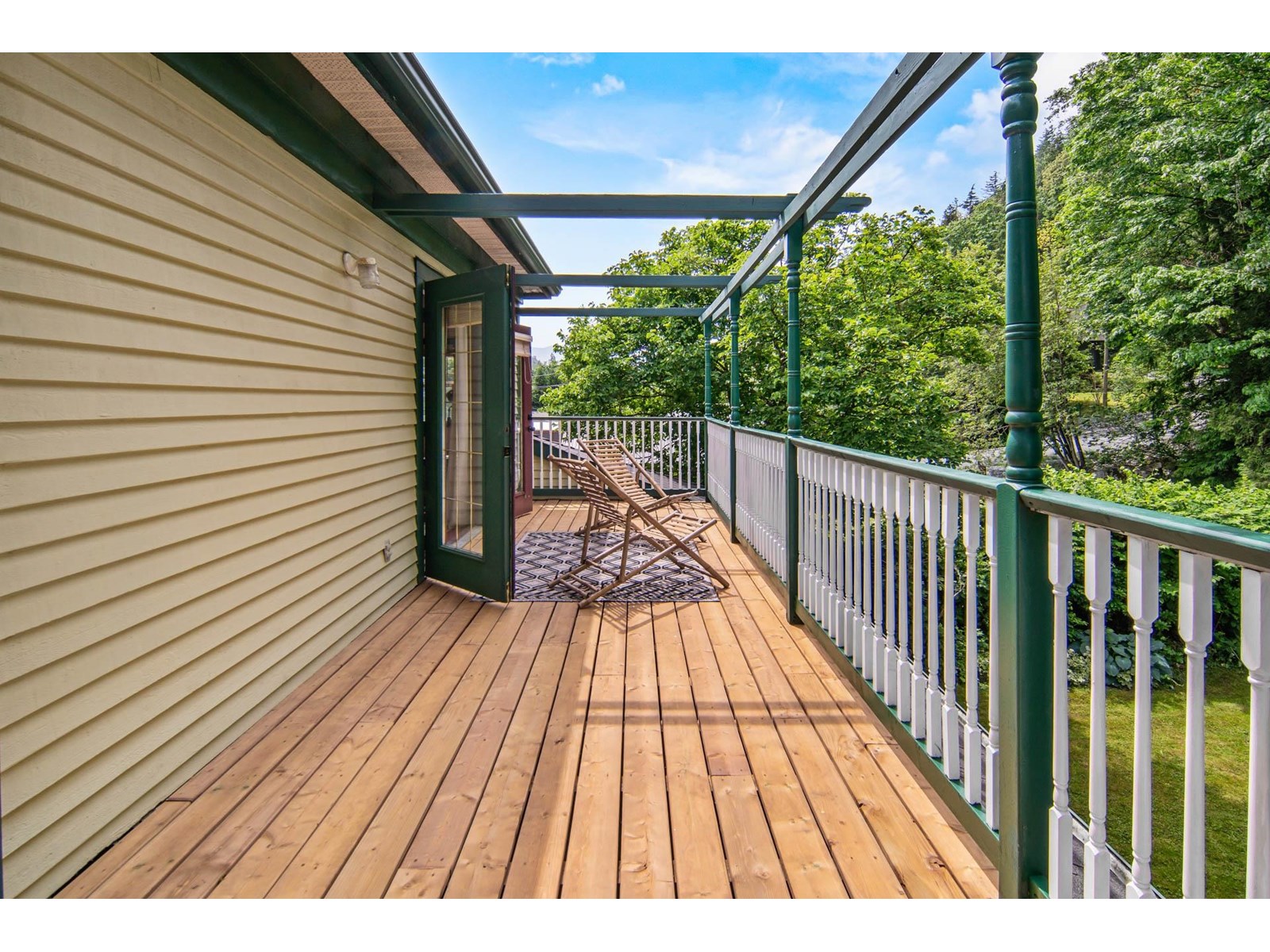 864 HOT SPRINGS ROAD, Harrison Hot Springs, Harrison Hot Springs