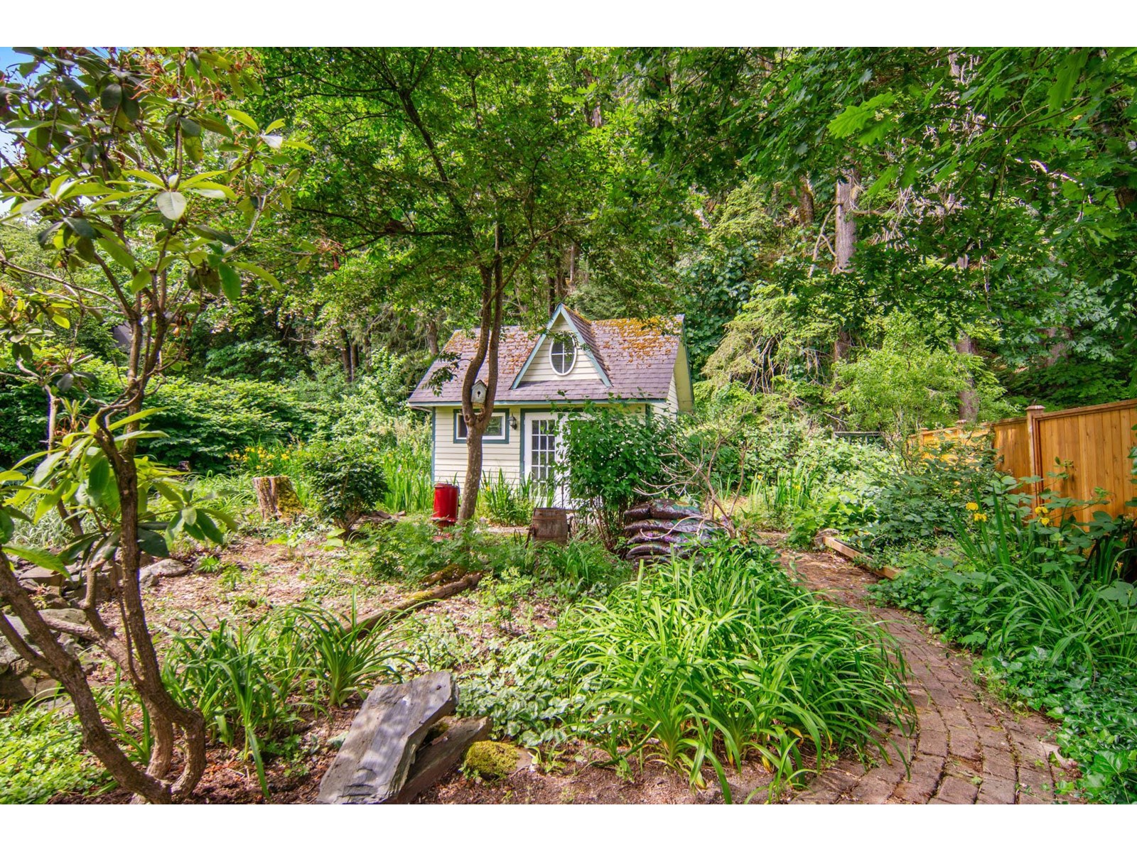 864 HOT SPRINGS ROAD, Harrison Hot Springs, Harrison Hot Springs