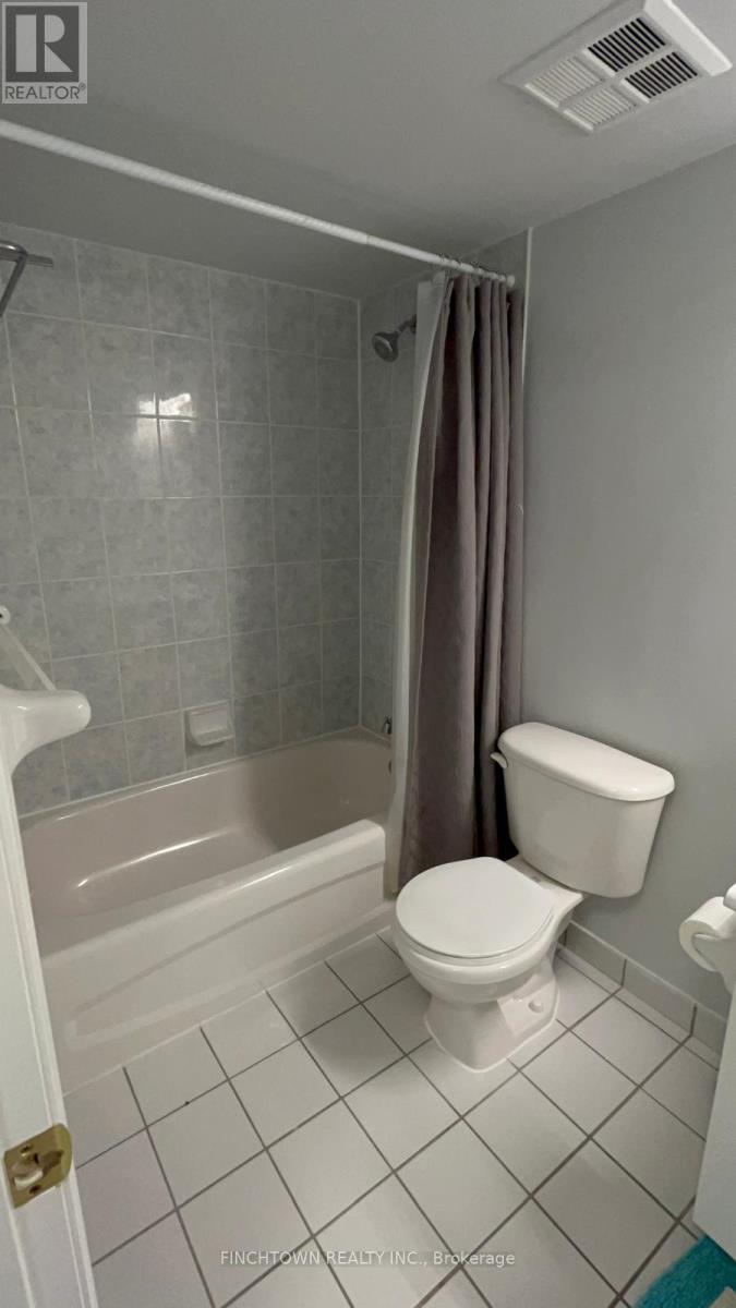 Photo 18 of Ph 18 39 Oneida Crescent, Richmond Hill ON
