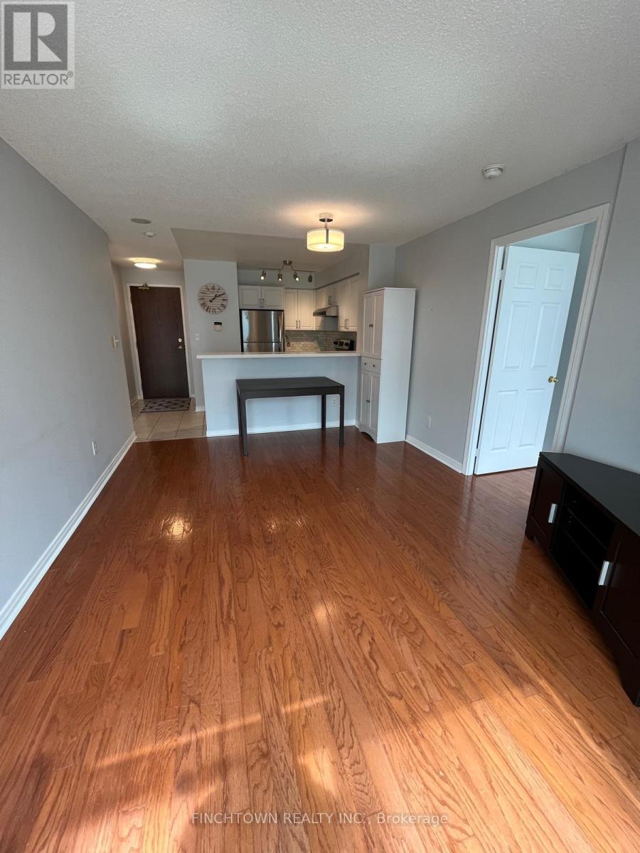 Photo 8 of Ph 18 39 Oneida Crescent, Richmond Hill ON