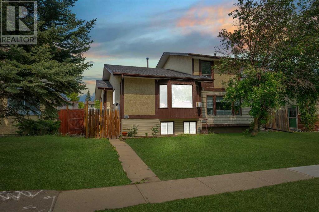 4716A 44 Avenue NE, Calgary, Alberta