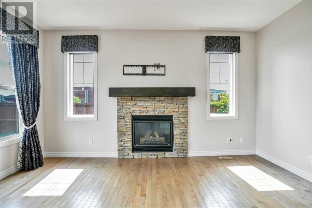 Single Family House for Sale in  Evansglen Circle NW Evanston Calgary 