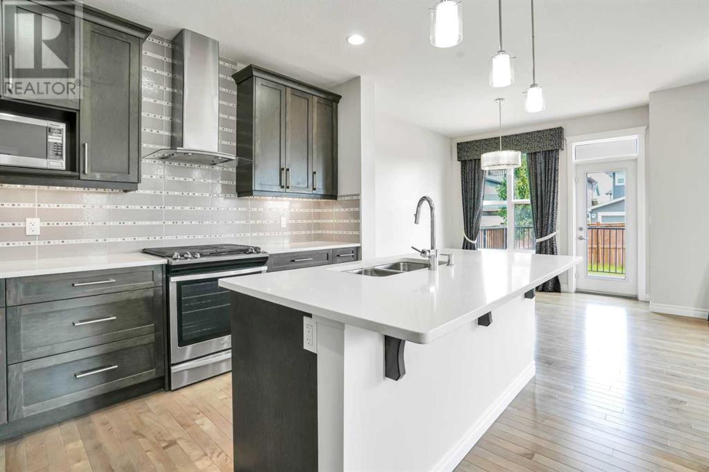 Single Family House for Sale in  Evansglen Circle NW Evanston Calgary 