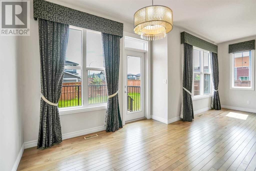 Single Family House for Sale in  Evansglen Circle NW Evanston Calgary 