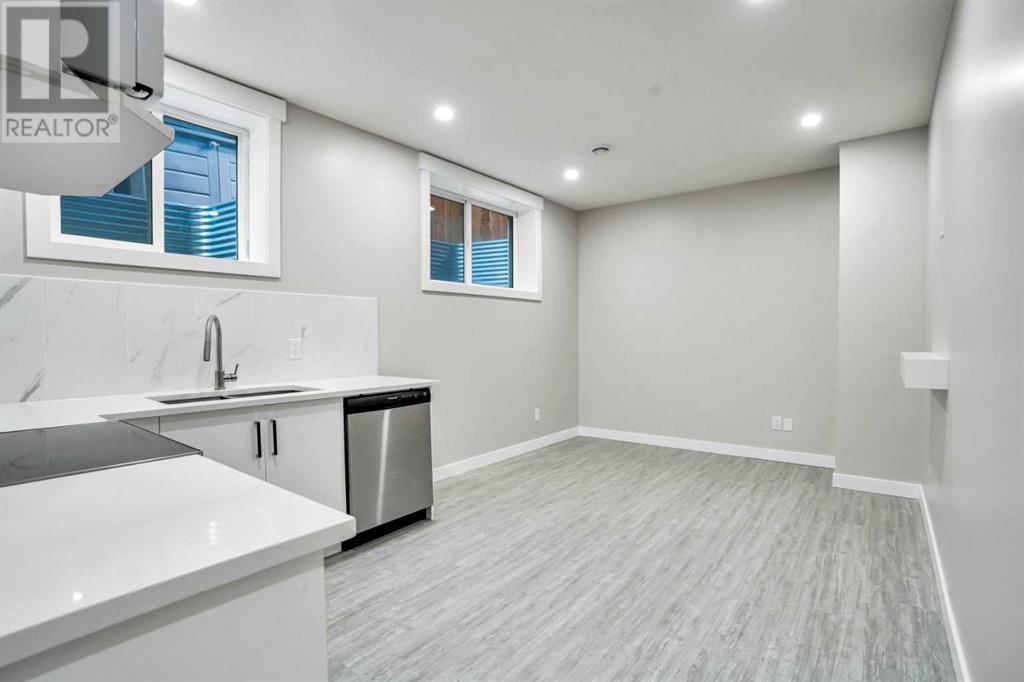 Single Family House for Sale in  Evansglen Circle NW Evanston Calgary 