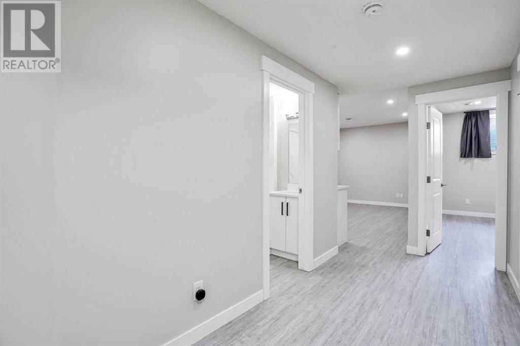 Single Family House for Sale in  Evansglen Circle NW Evanston Calgary 