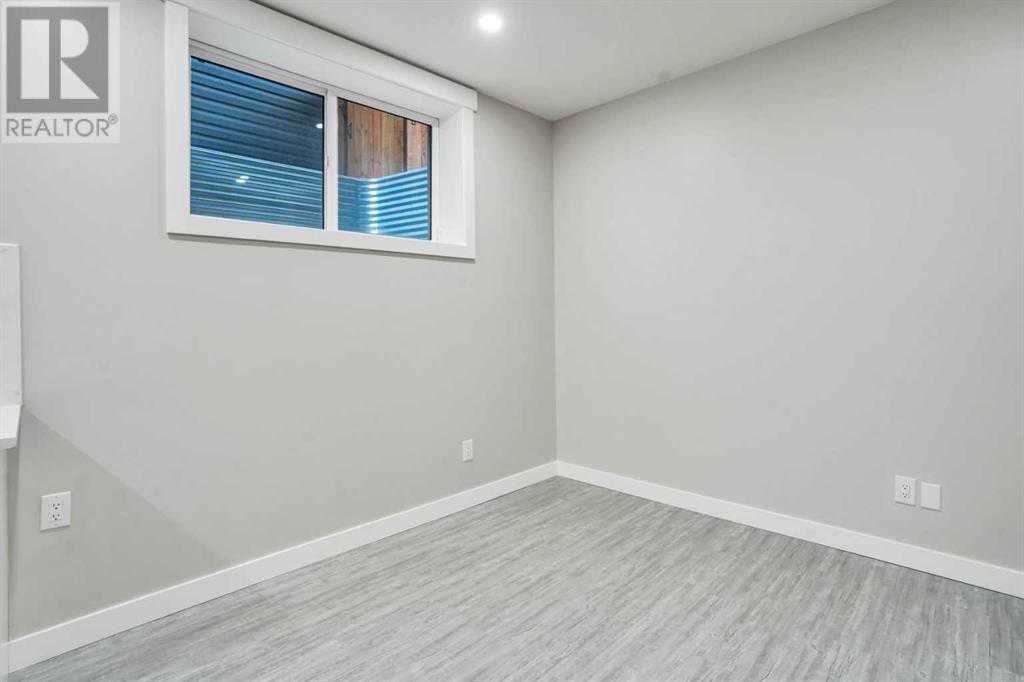 Single Family House for Sale in  Evansglen Circle NW Evanston Calgary 