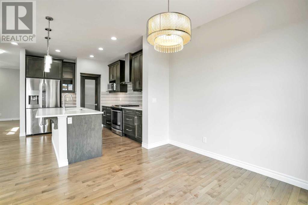 Single Family House for Sale in  Evansglen Circle NW Evanston Calgary 