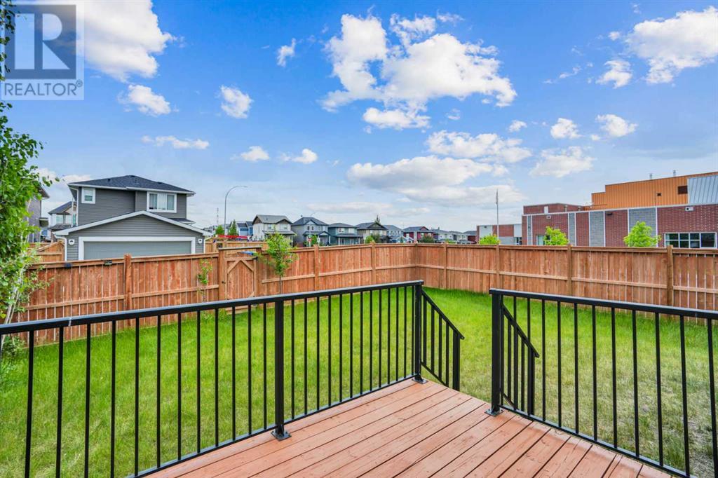 Single Family House for Sale in  Evansglen Circle NW Evanston Calgary 