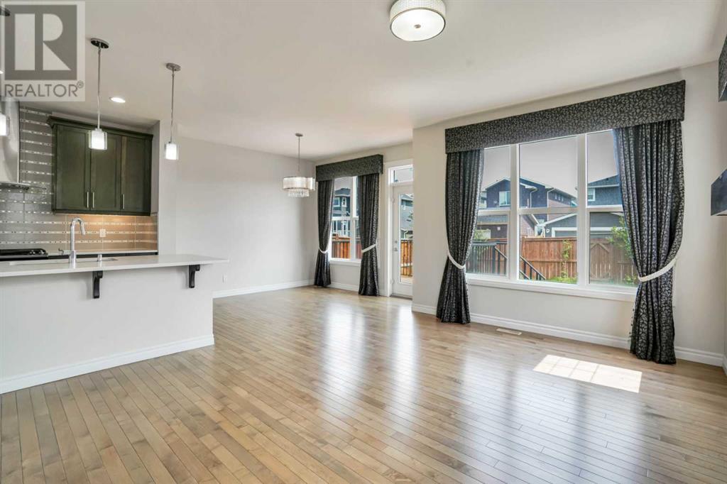 Single Family House for Sale in  Evansglen Circle NW Evanston Calgary 