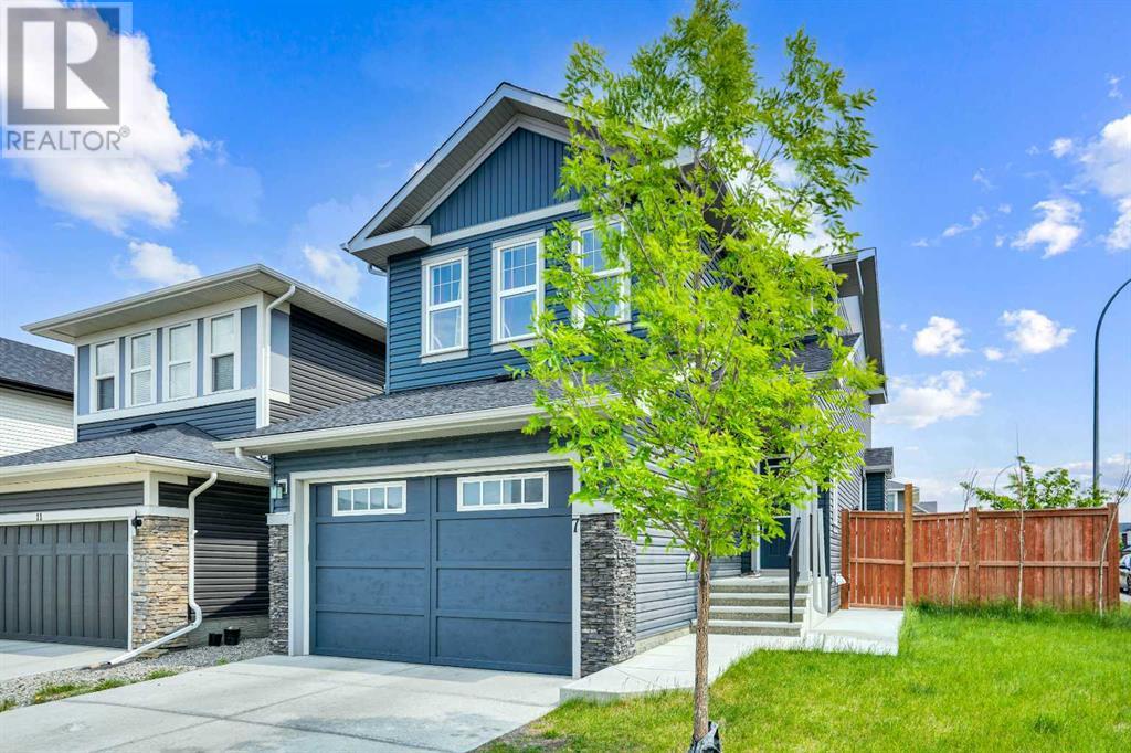 Single Family House for Sale in  Evansglen Circle NW Evanston Calgary 