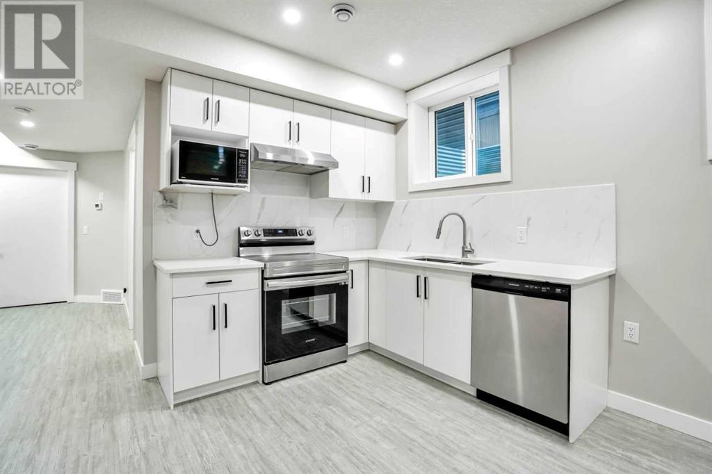 Single Family House for Sale in  Evansglen Circle NW Evanston Calgary 