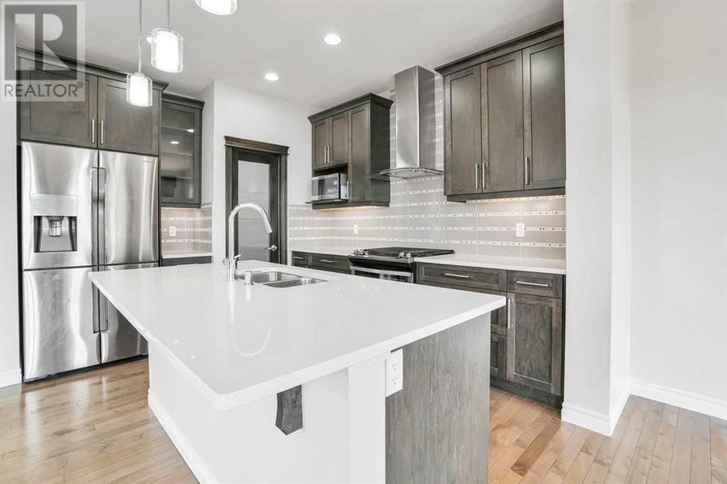 7 Evansglen Circle NW, Calgary, Alberta
