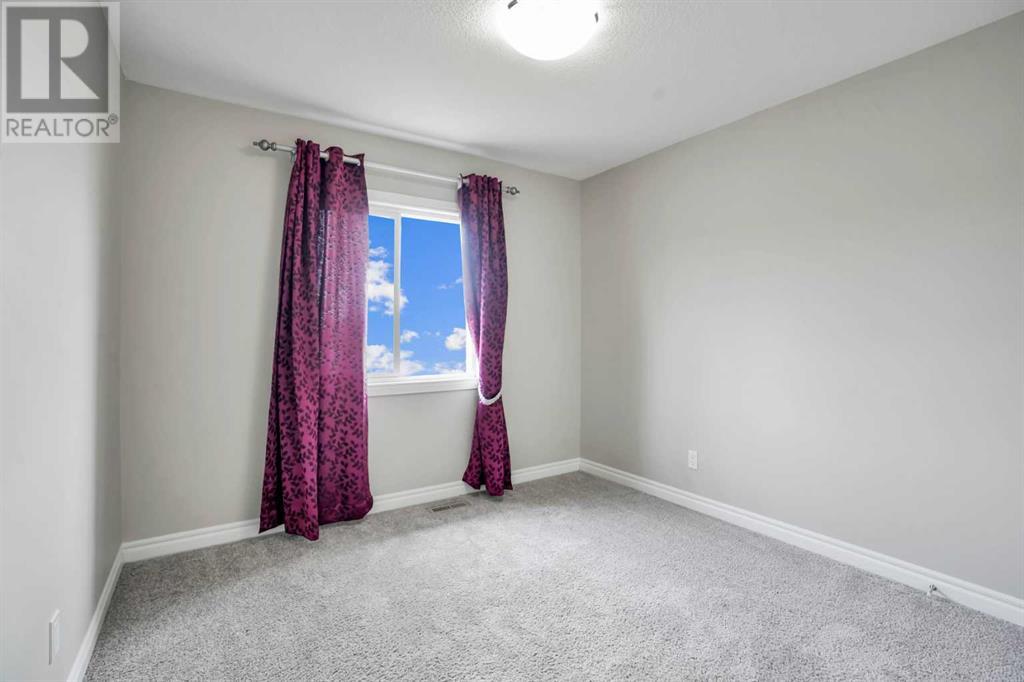 Single Family House for Sale in  Evansglen Circle NW Evanston Calgary 
