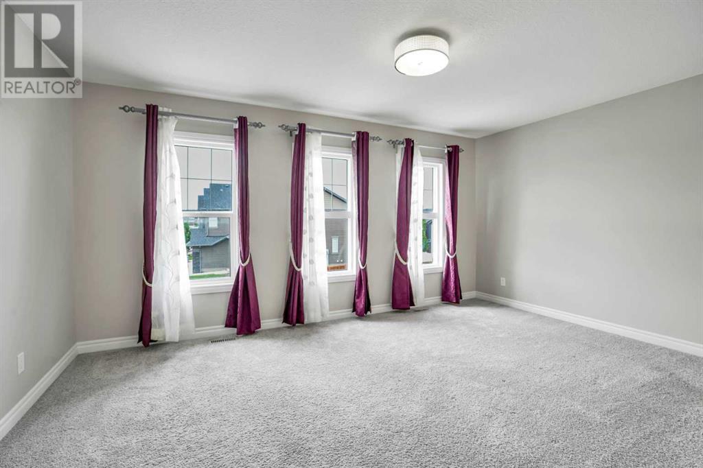 Single Family House for Sale in  Evansglen Circle NW Evanston Calgary 