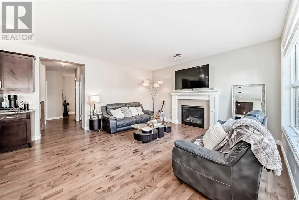 Single Family House for Sale in  Evansborough Road NW Evanston Calgary 
