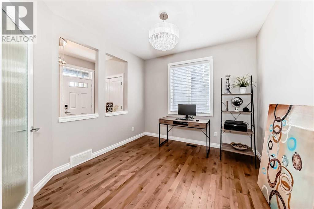 Single Family House for Sale in  Evansborough Road NW Evanston Calgary 