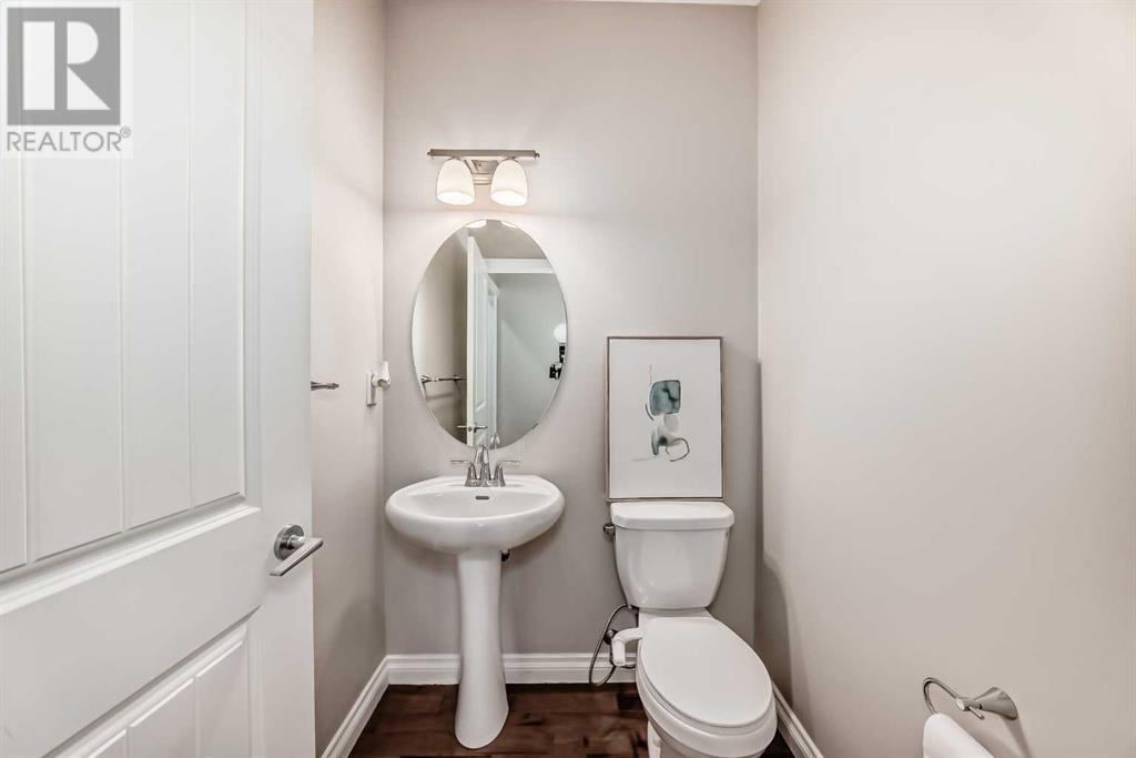 Single Family House for Sale in  Evansborough Road NW Evanston Calgary 