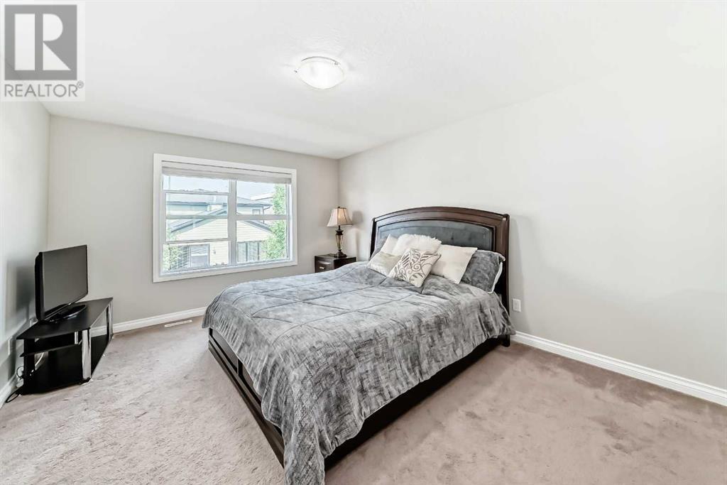 Single Family House for Sale in  Evansborough Road NW Evanston Calgary 