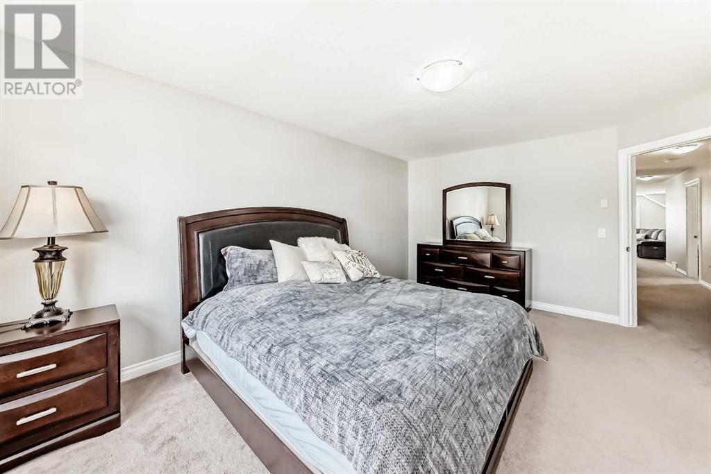 Single Family House for Sale in  Evansborough Road NW Evanston Calgary 