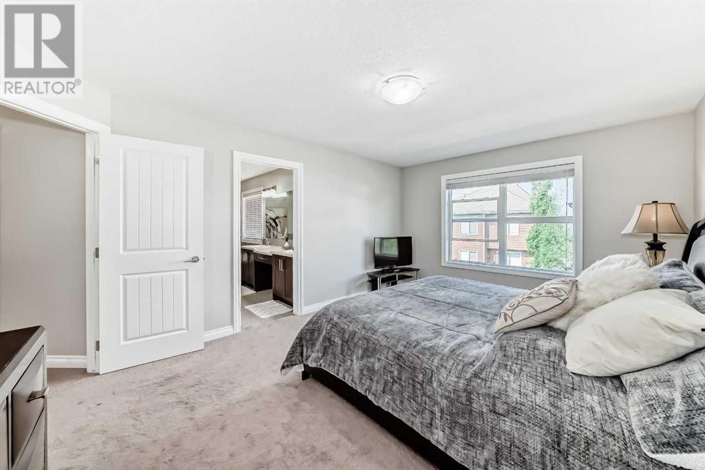 Single Family House for Sale in  Evansborough Road NW Evanston Calgary 