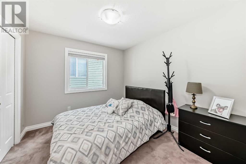 Single Family House for Sale in  Evansborough Road NW Evanston Calgary 