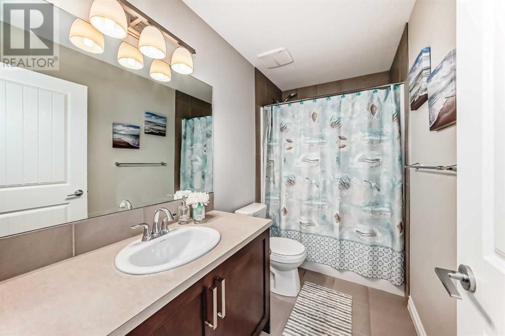 Single Family House for Sale in  Evansborough Road NW Evanston Calgary 