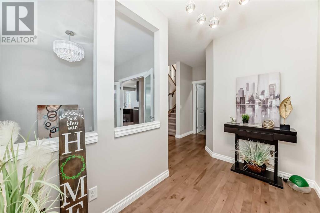 Single Family House for Sale in  Evansborough Road NW Evanston Calgary 