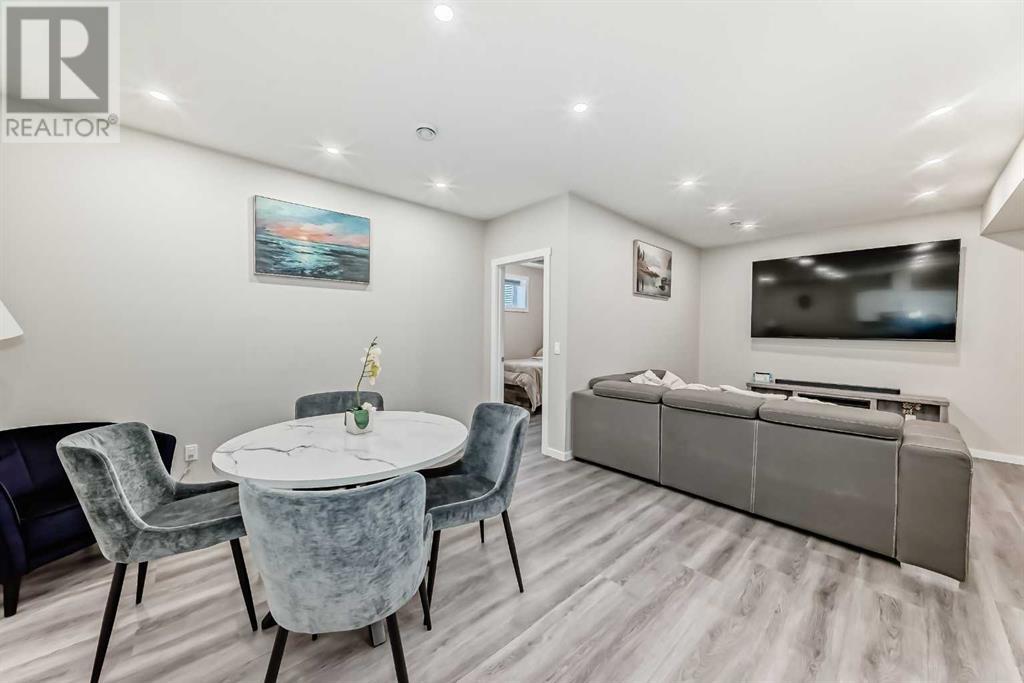 Single Family House for Sale in  Evansborough Road NW Evanston Calgary 