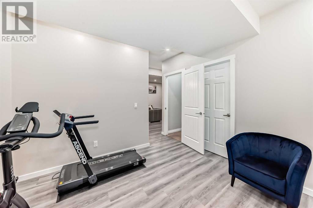 Single Family House for Sale in  Evansborough Road NW Evanston Calgary 