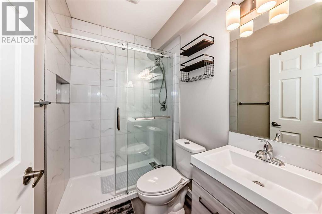 Single Family House for Sale in  Evansborough Road NW Evanston Calgary 