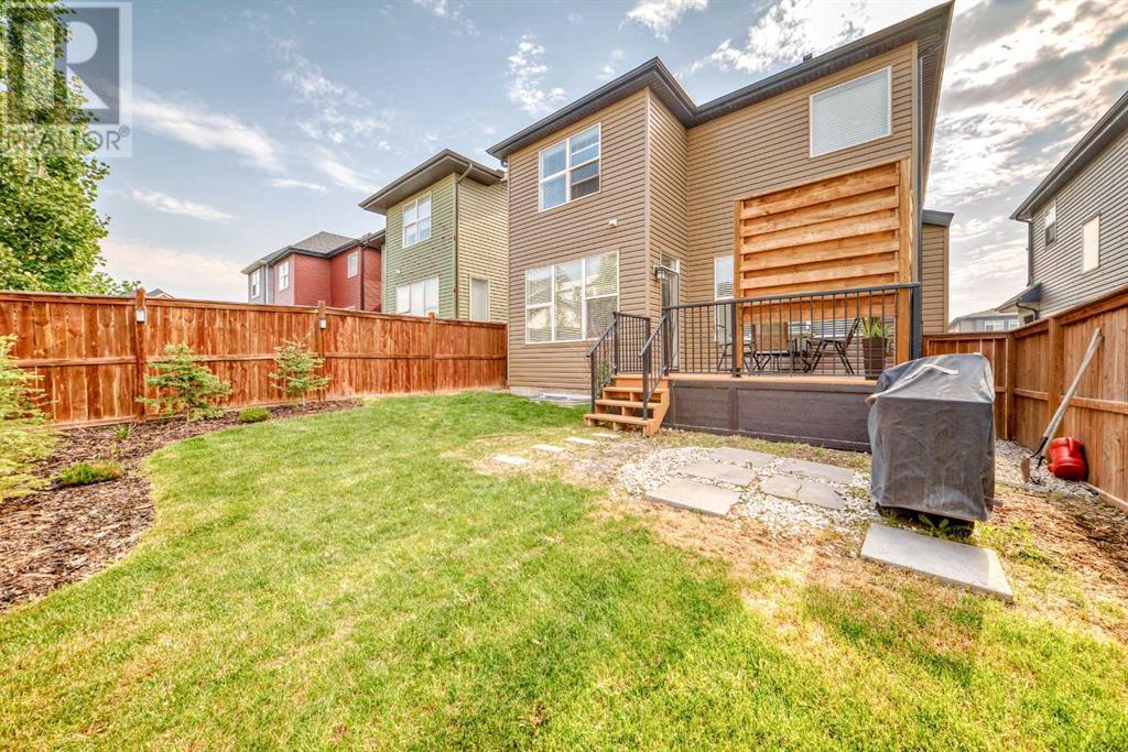 Single Family House for Sale in  Evansborough Road NW Evanston Calgary 