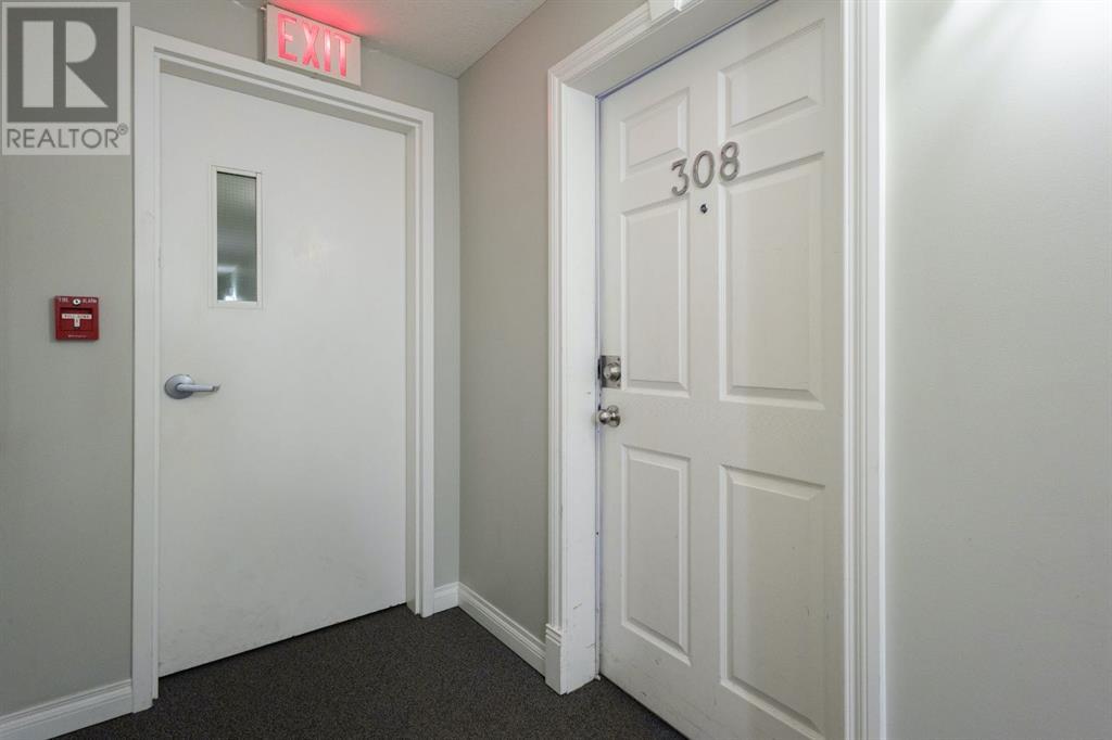 Single Family House for Sale in    Avenue NE Crescent Heights Calgary 