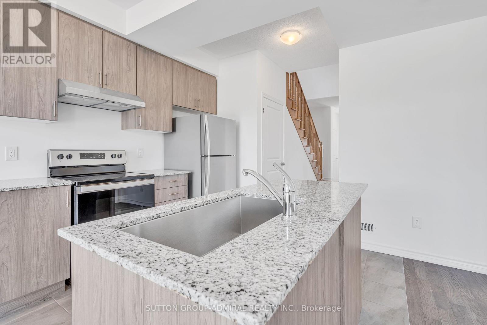 Photo 28 of 32 Hillcroft Way, Kawartha Lakes ON