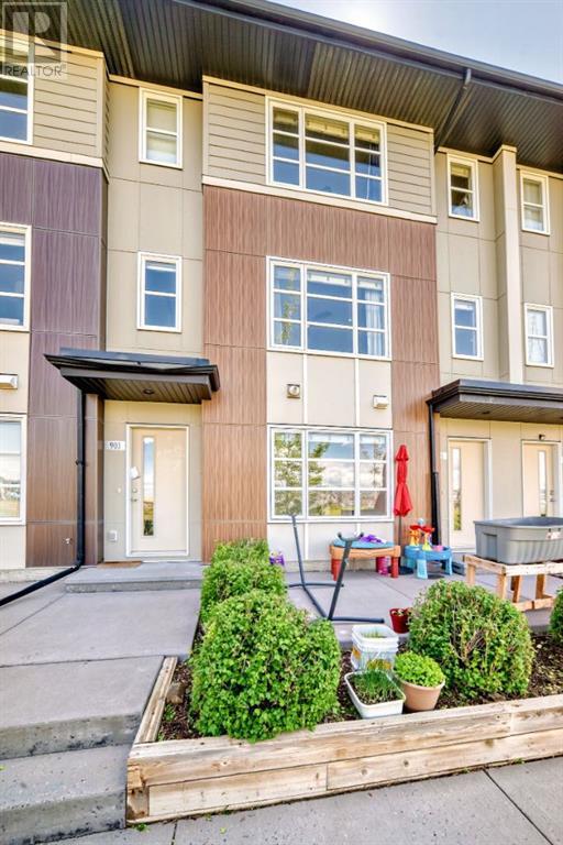 Single Family House for Sale in  Evansridge Park NW Evanston Calgary 