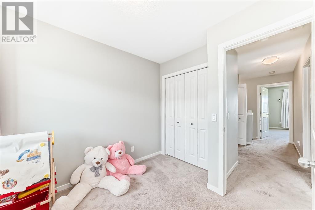 Single Family House for Sale in  Evansridge Park NW Evanston Calgary 
