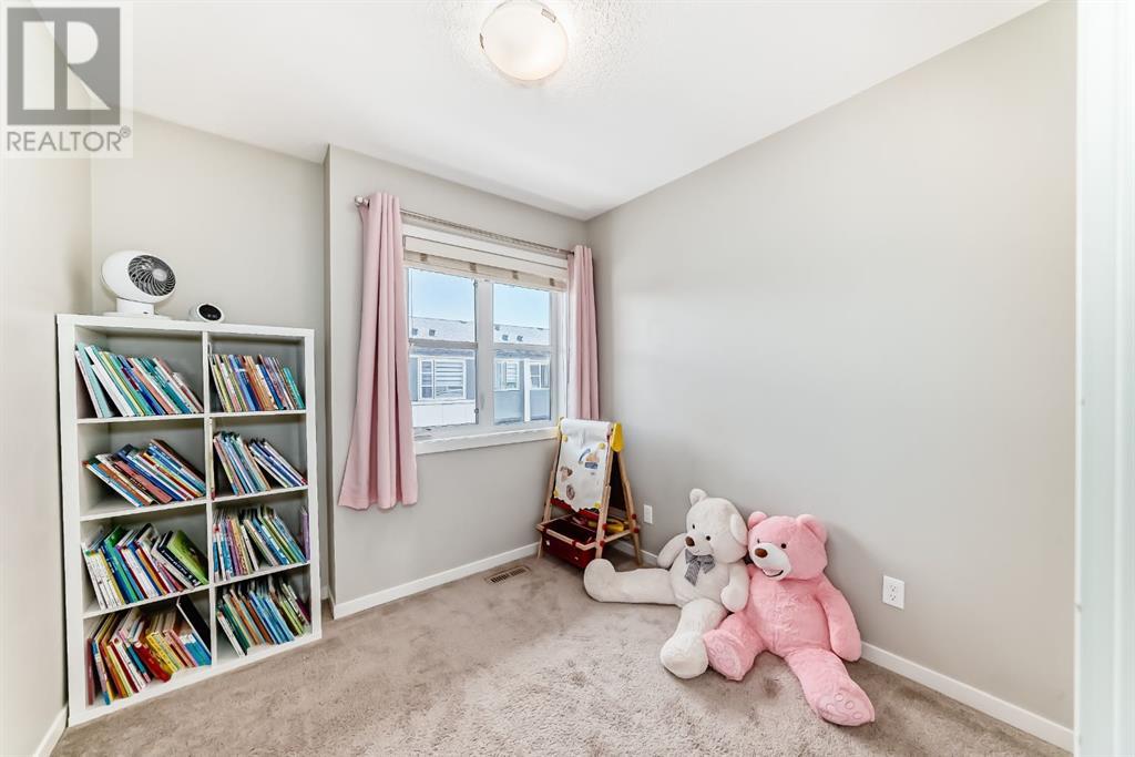 Single Family House for Sale in  Evansridge Park NW Evanston Calgary 